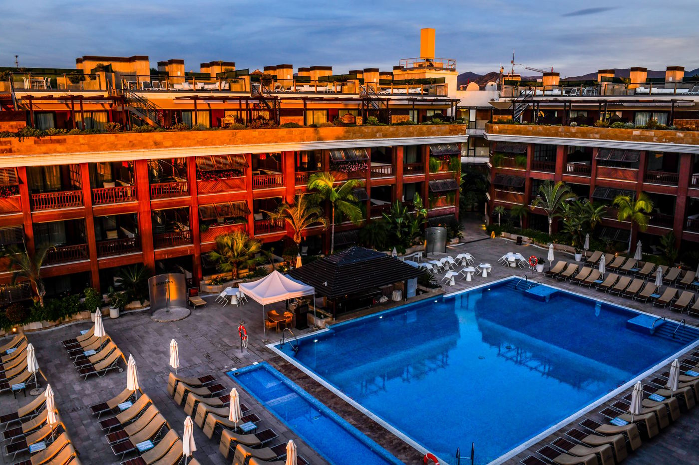 Plaża przy Gran Hotel Guadalpin Banús