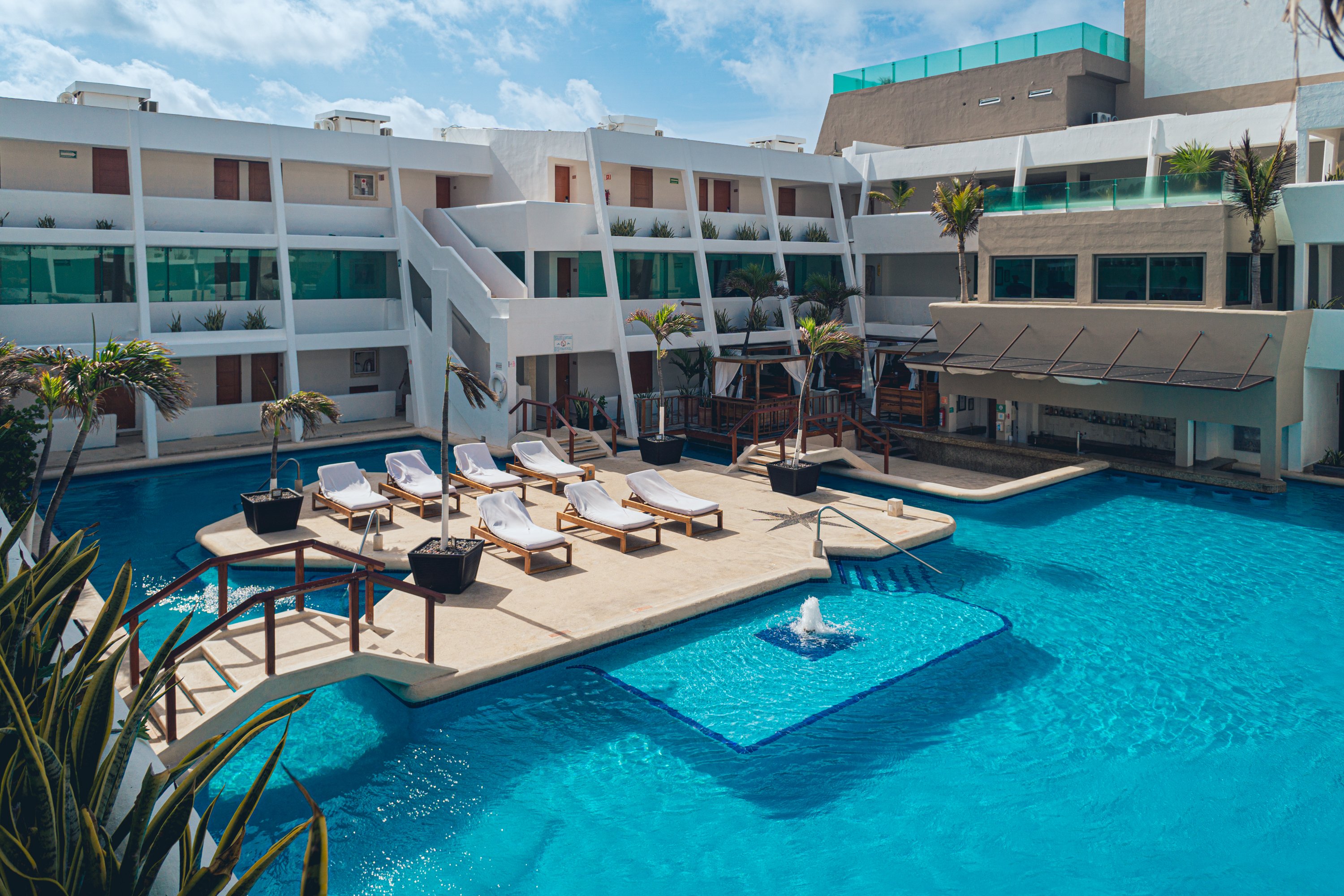 Flamingo Cancun Resort