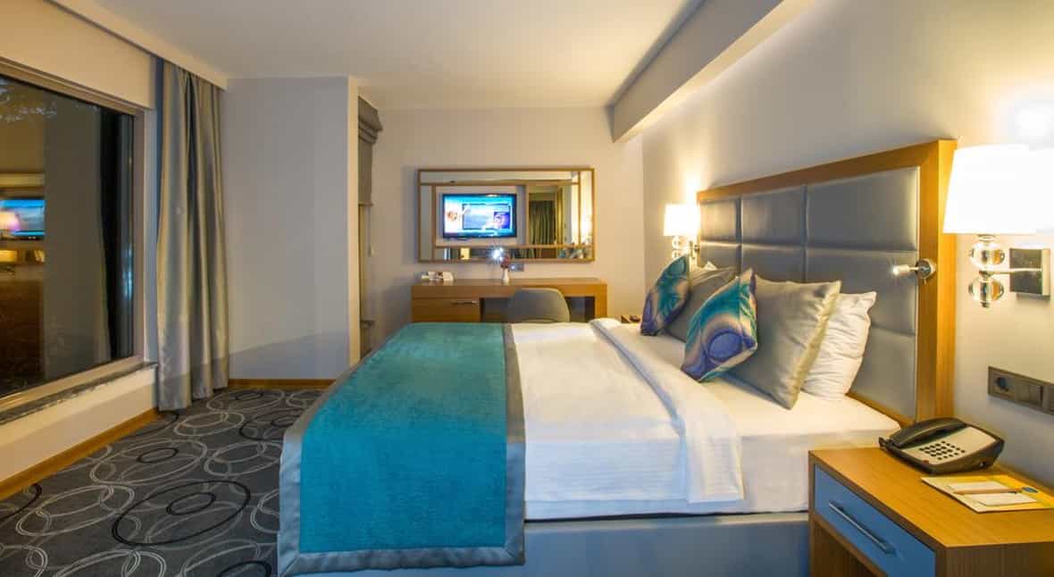 Pine Bay Holiday Resort - Kusadasi, Izmir - On The Beach