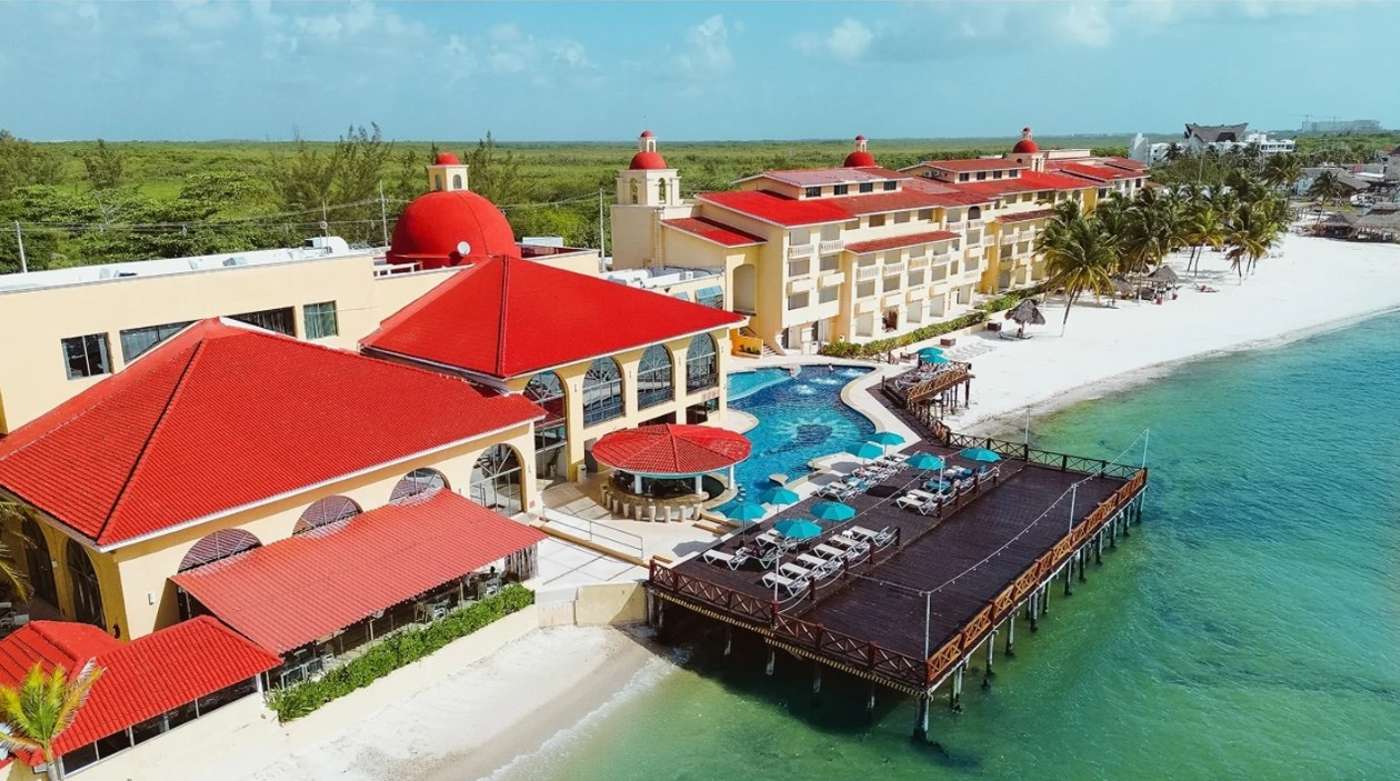 A All Ritmo Cancun Resort & Water Park hotel