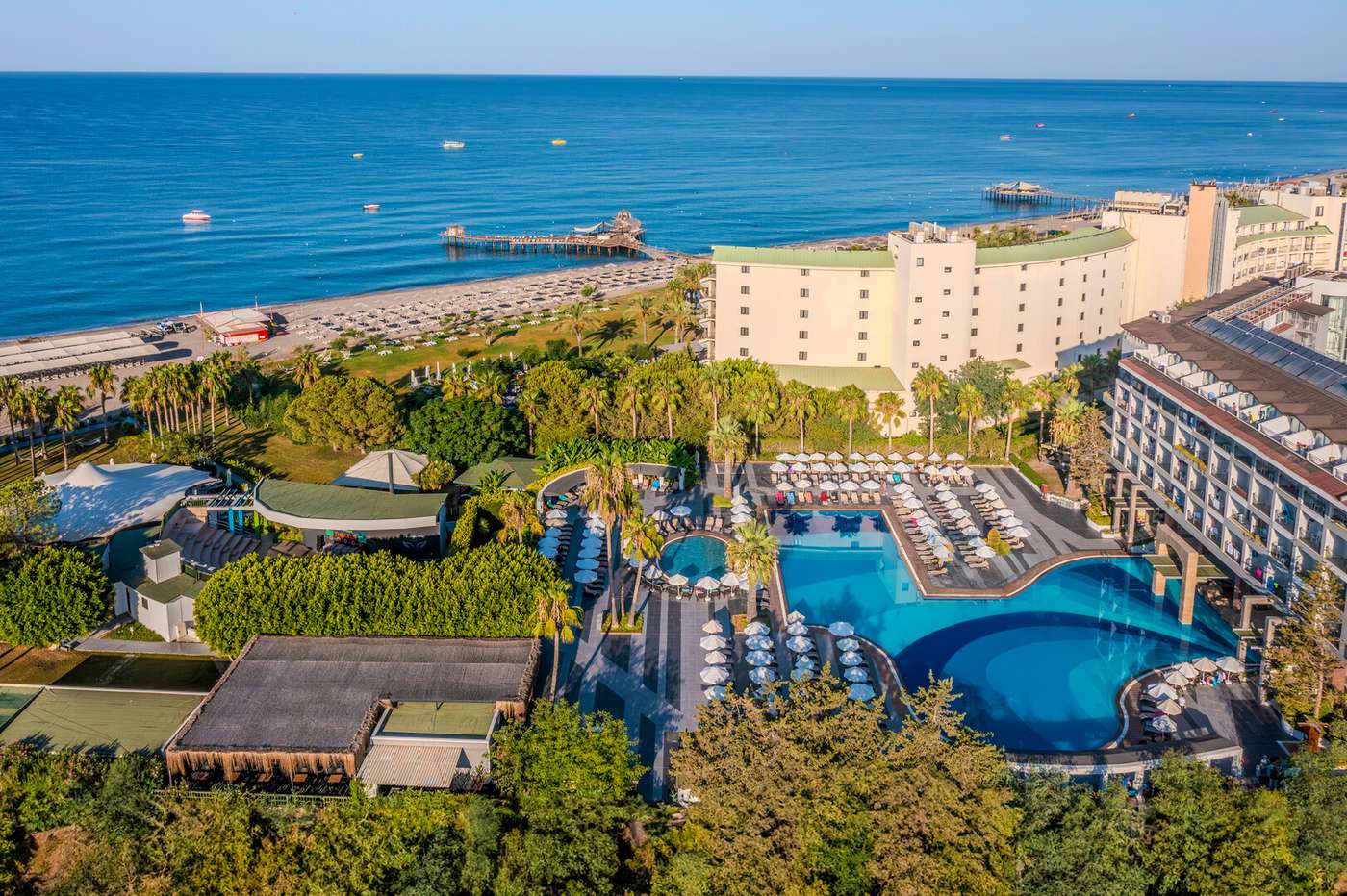 Washington Resort Hotel & Spa, Side