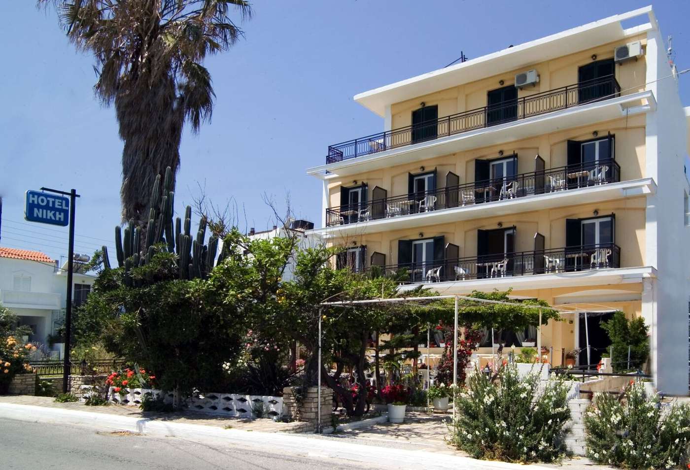 Niki Hotel, Samos