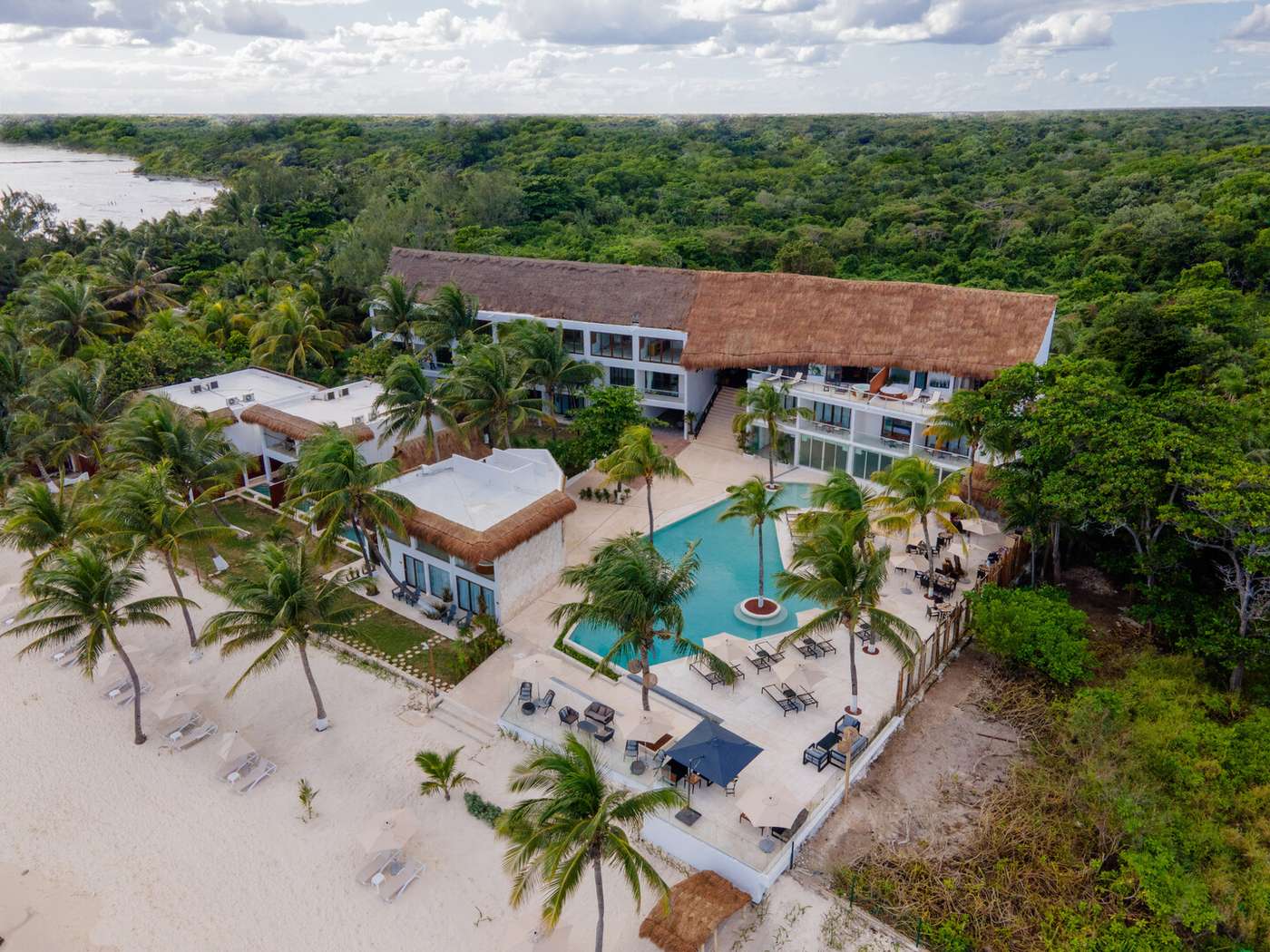 A The Beachfront by The Fives Hotel - Adults Only hotel
