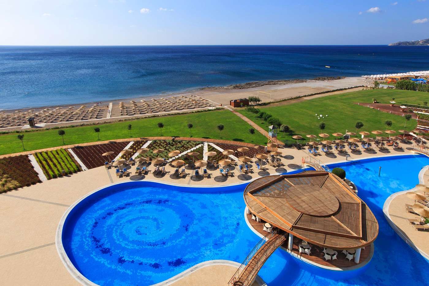 Elysium-Resort---Spa-Pool-1