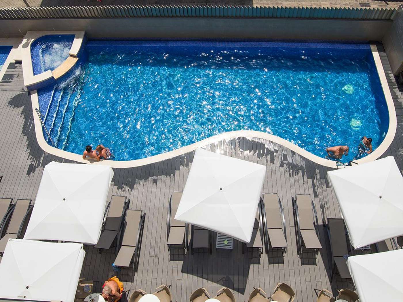 Vinaros-AURA-Pool-3