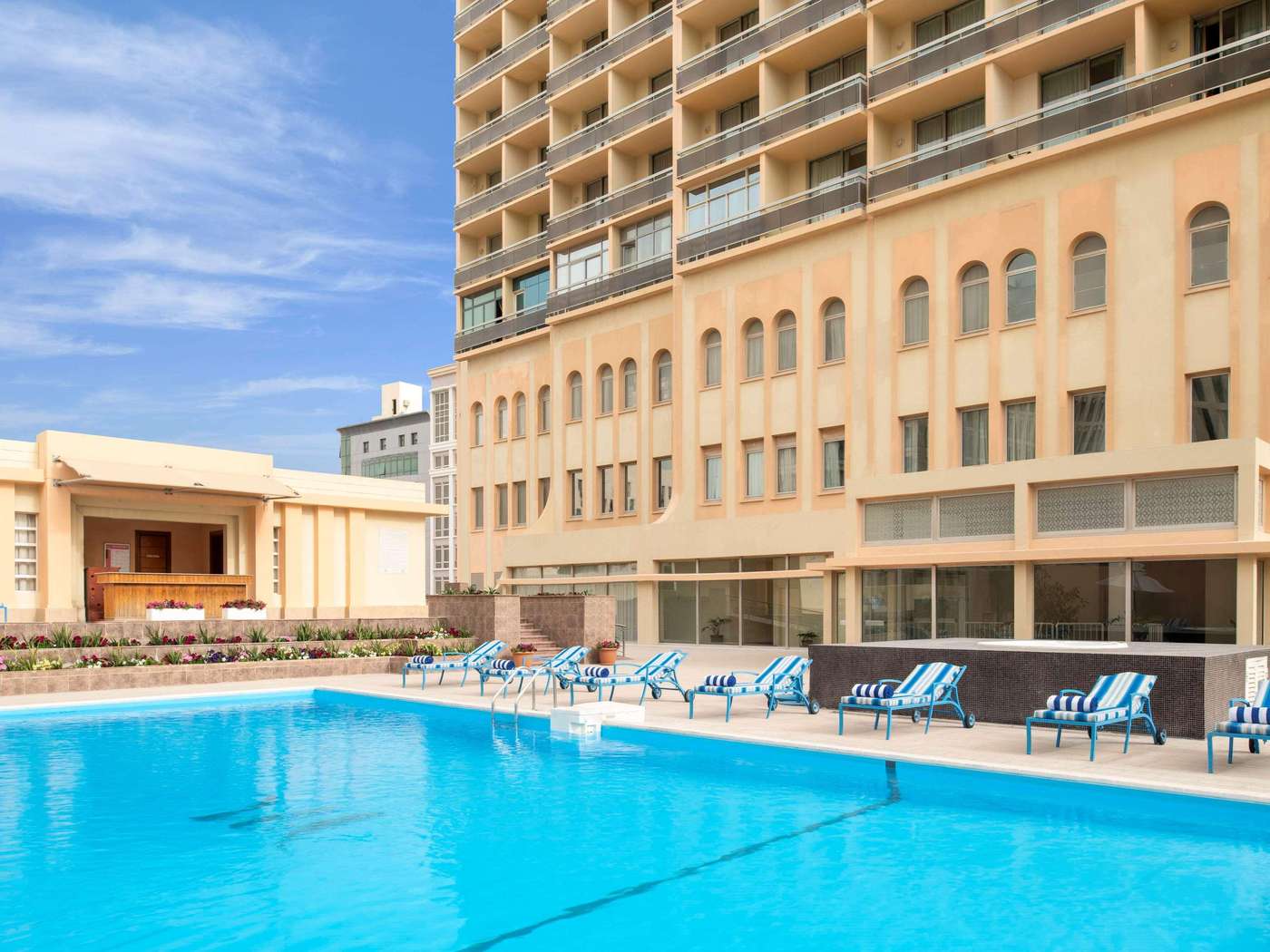 Treffen-House-Doha-Pool-1