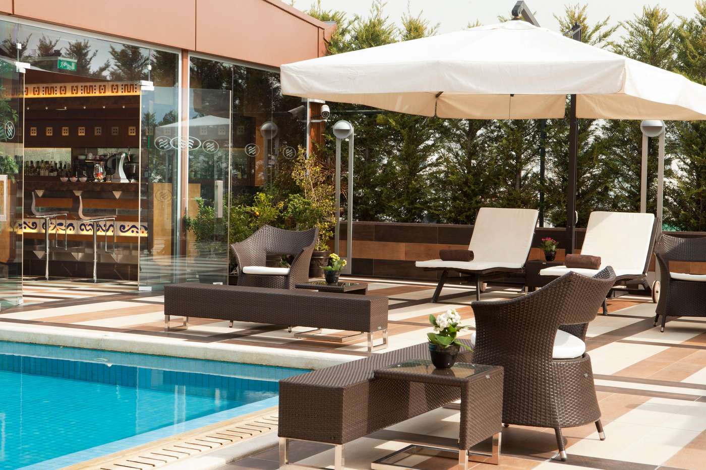 Crowne-Plaza-Athens-Pool-1