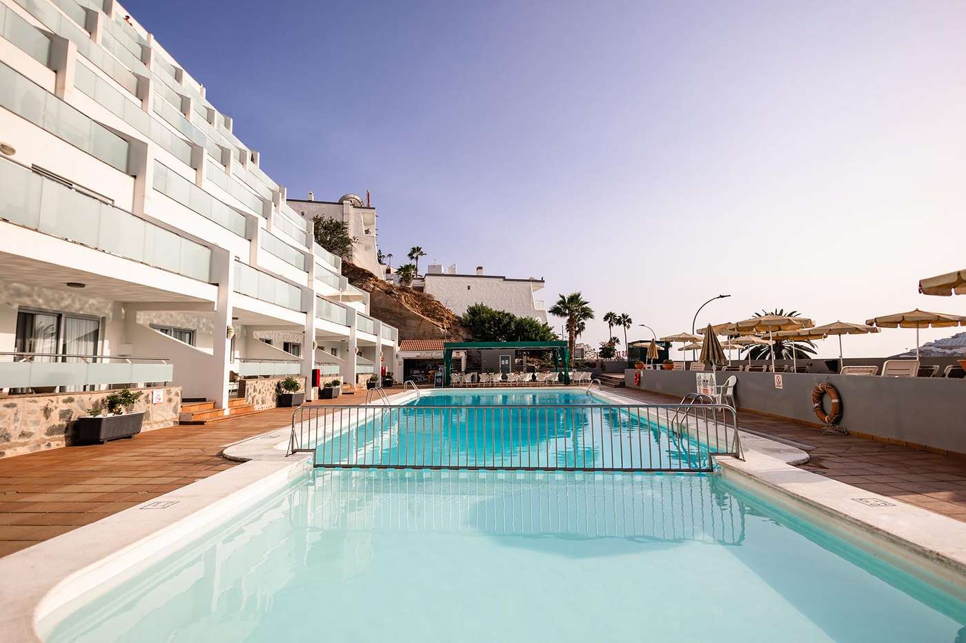 Servatur-Castillo-de-Sol-Pool-1