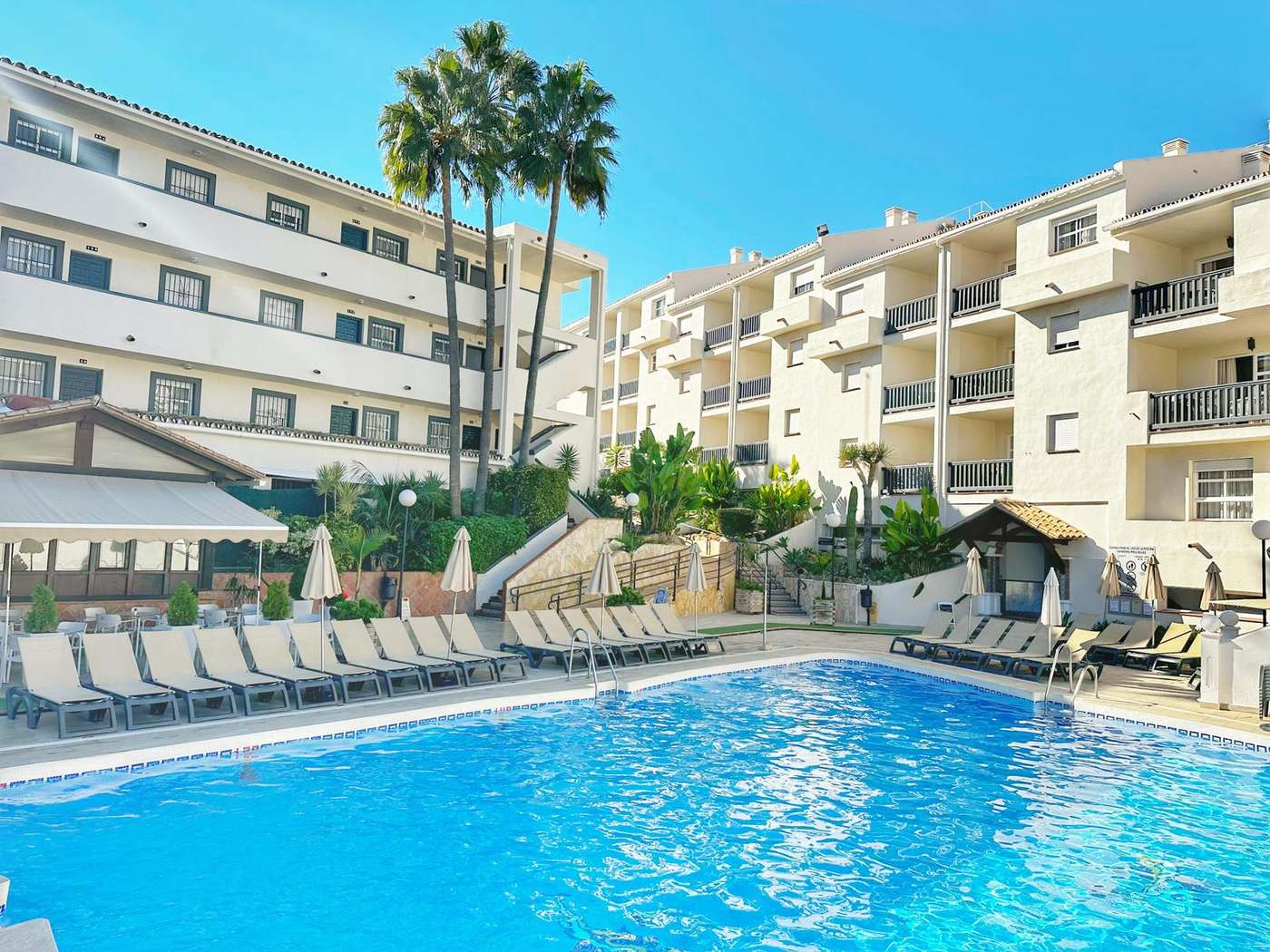 Crown-Resorts-Pool-2