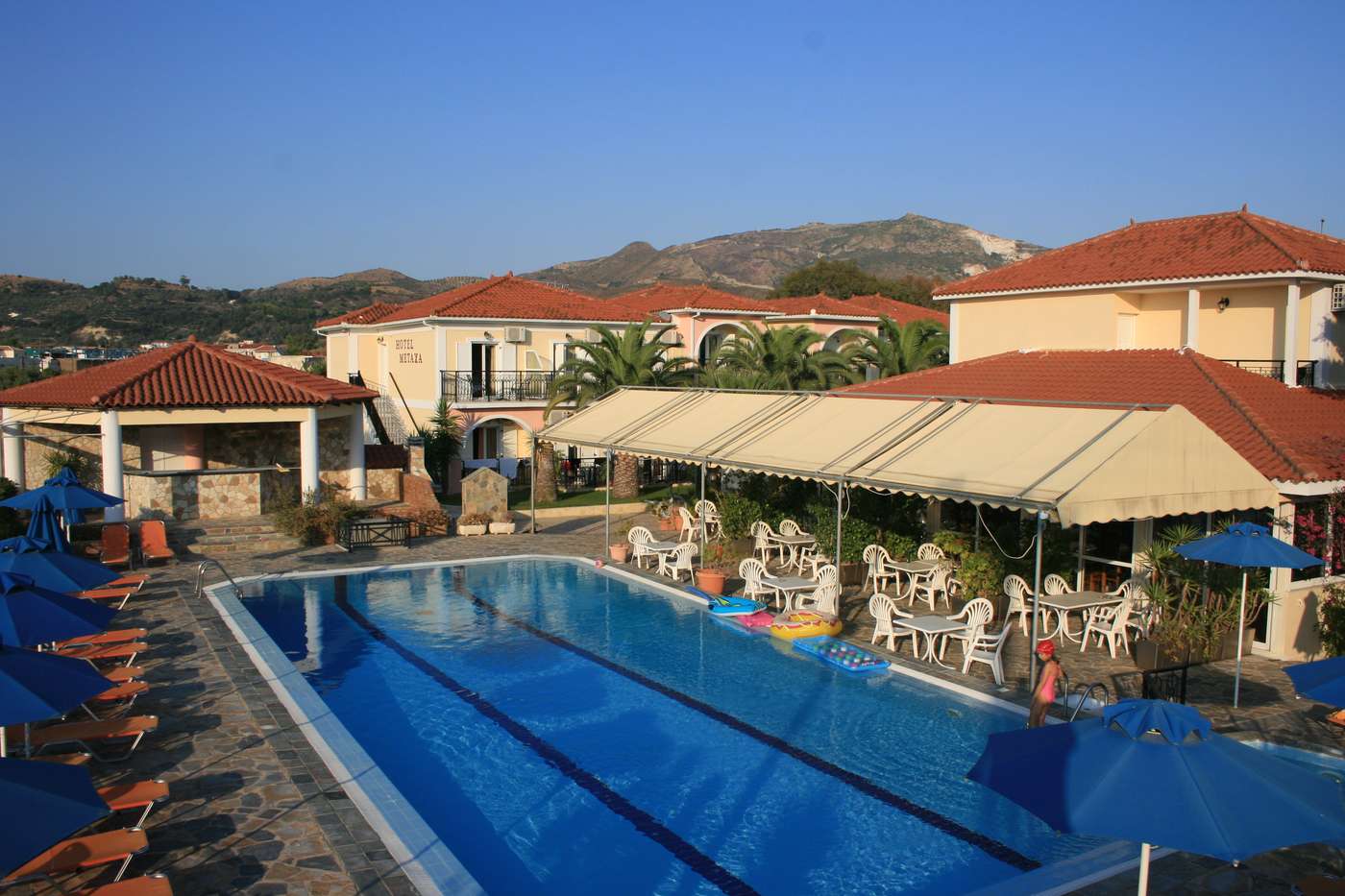 Metaxa-Pool-1
