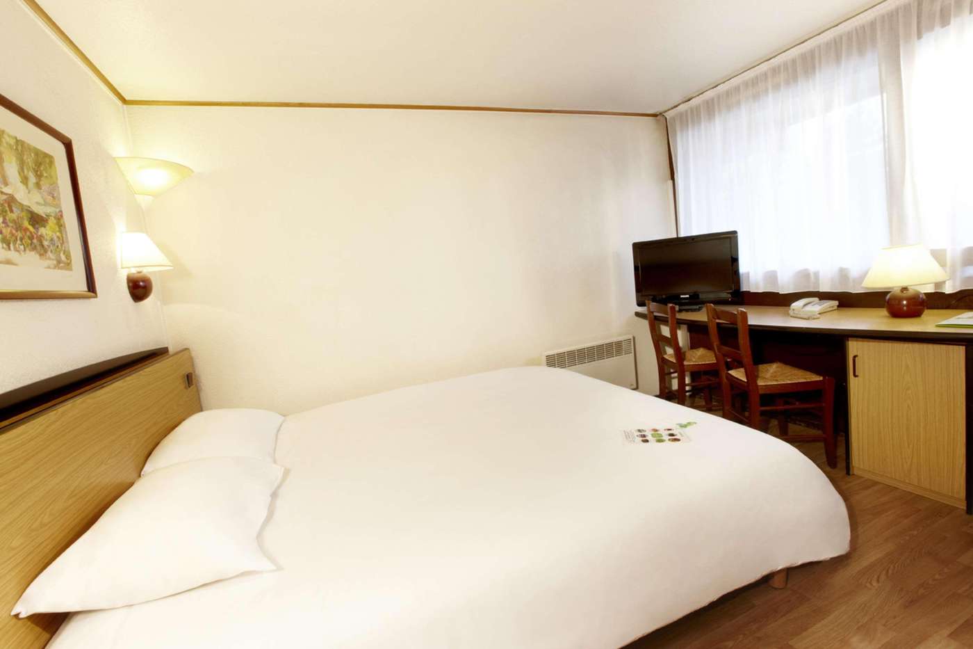 Campanile Villefranche Sur Saone - France - VILLEFRANCHE SUR SAÔNE - Room - 2