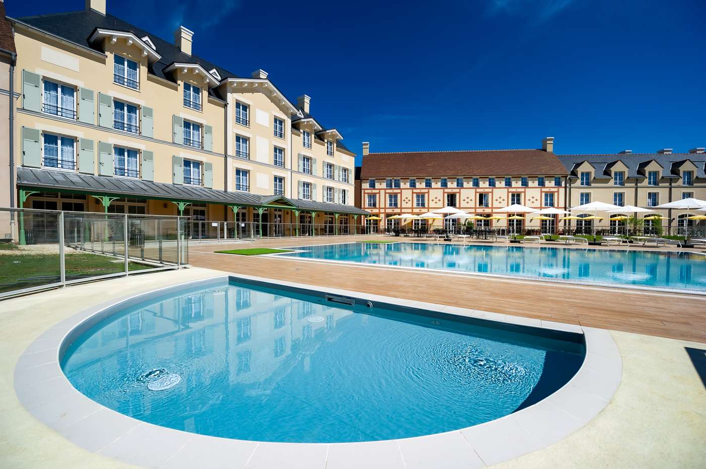 Staycity-Aparthotels-near-Disneyland---Paris-General-view-1