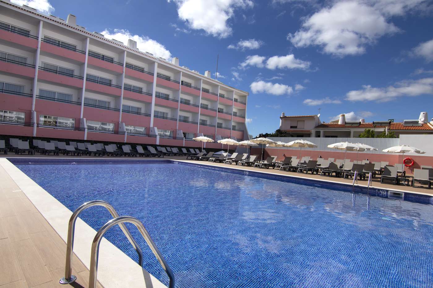 Luna-Hotel-da-Oura-Pool-1