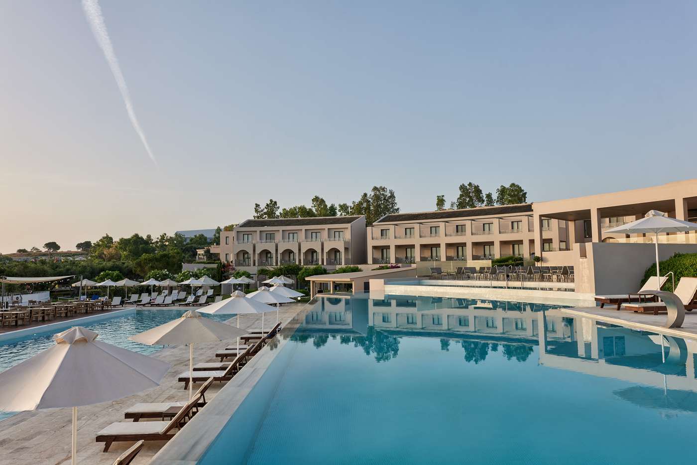 Eleon-Grand-Resort---Spa-Pool-1