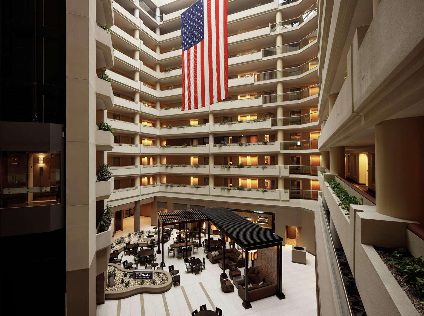 Embassy Suites by Hilton Crystal City National Air - United States - ARLINGTON - Lobby - 0