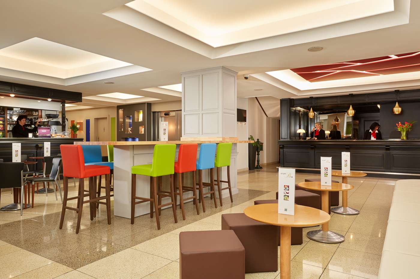 Roissy-France-LOURDES-Lobby-3