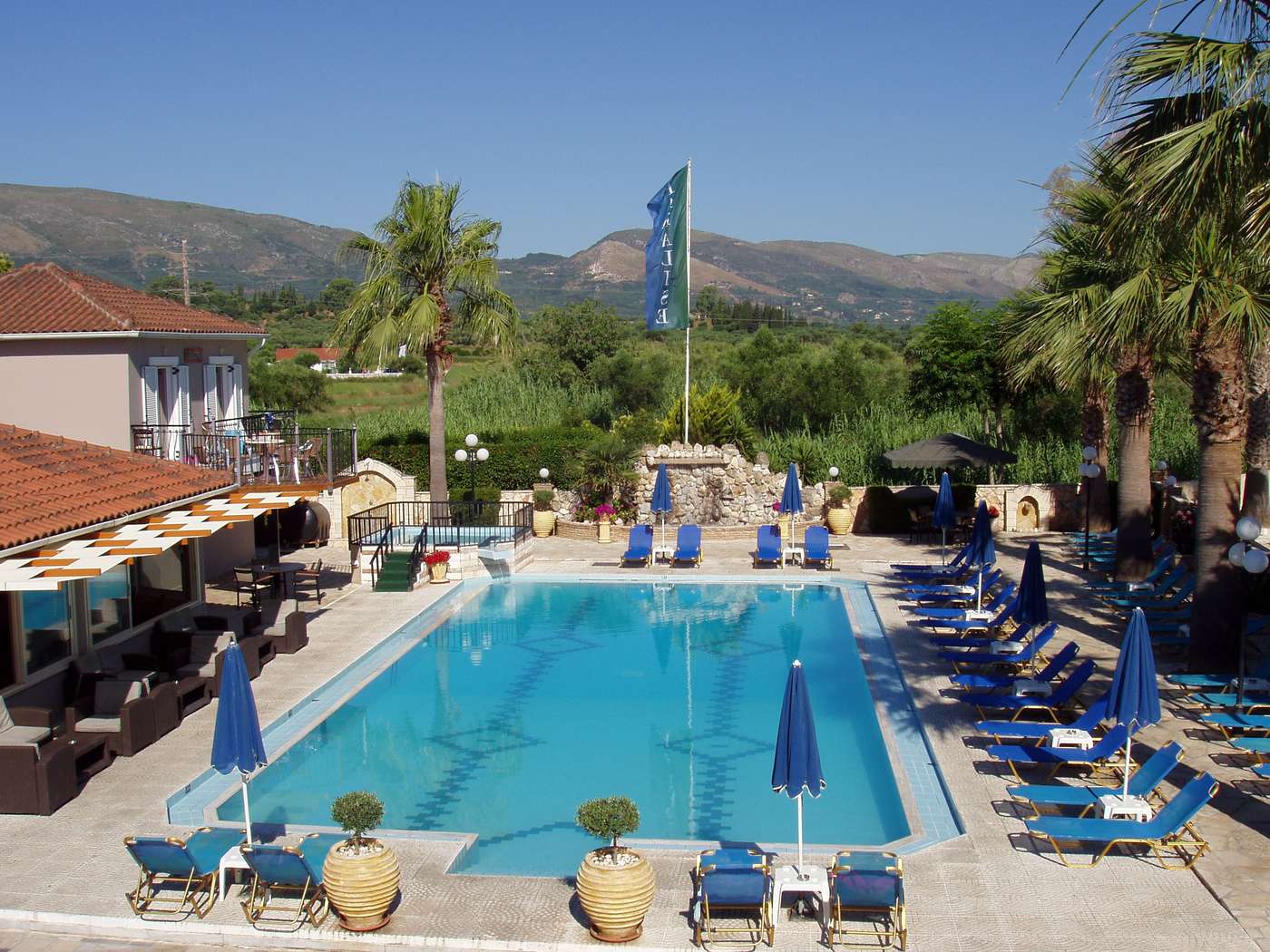 OLYMPUS DIGITAL CAMERA         