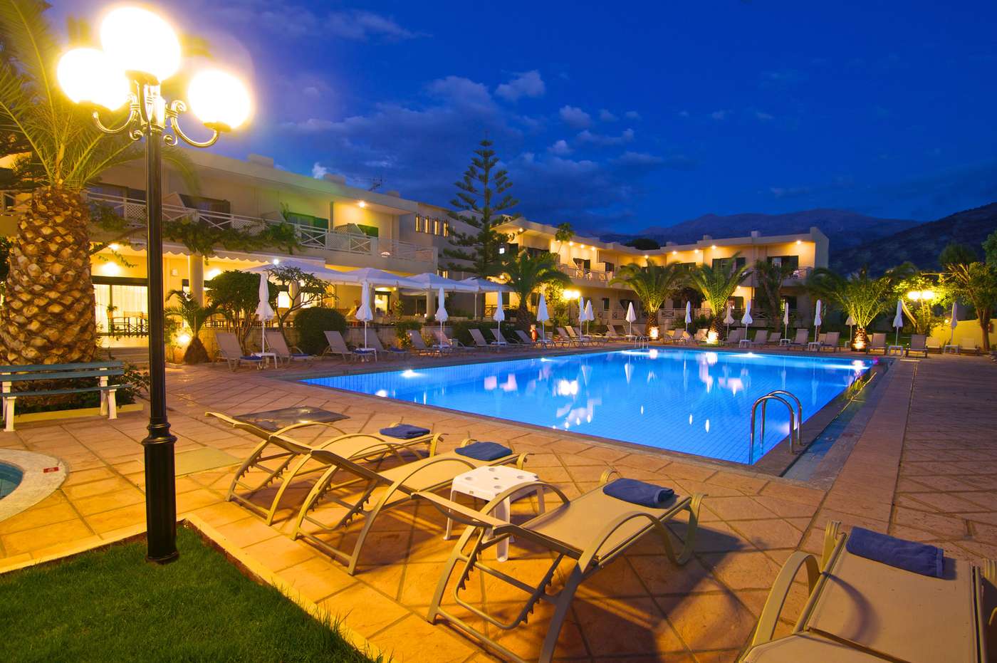 Solimar-Ruby-Pool-1