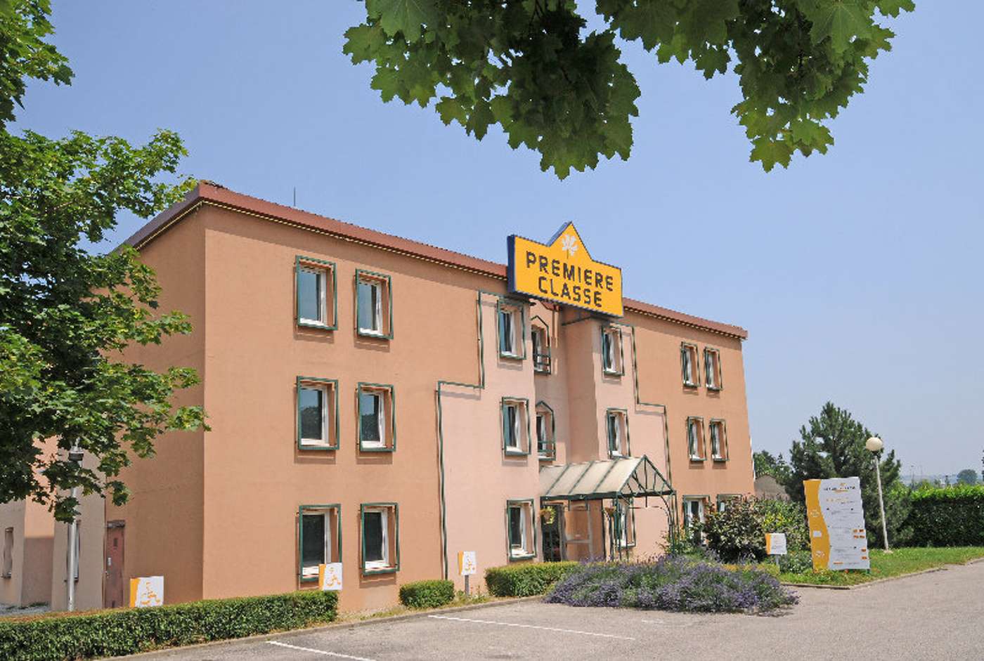 HotelF1 Lyon Bourgoin-Jallieu - France - L'ISLE D'ABEAU - General view - 4
