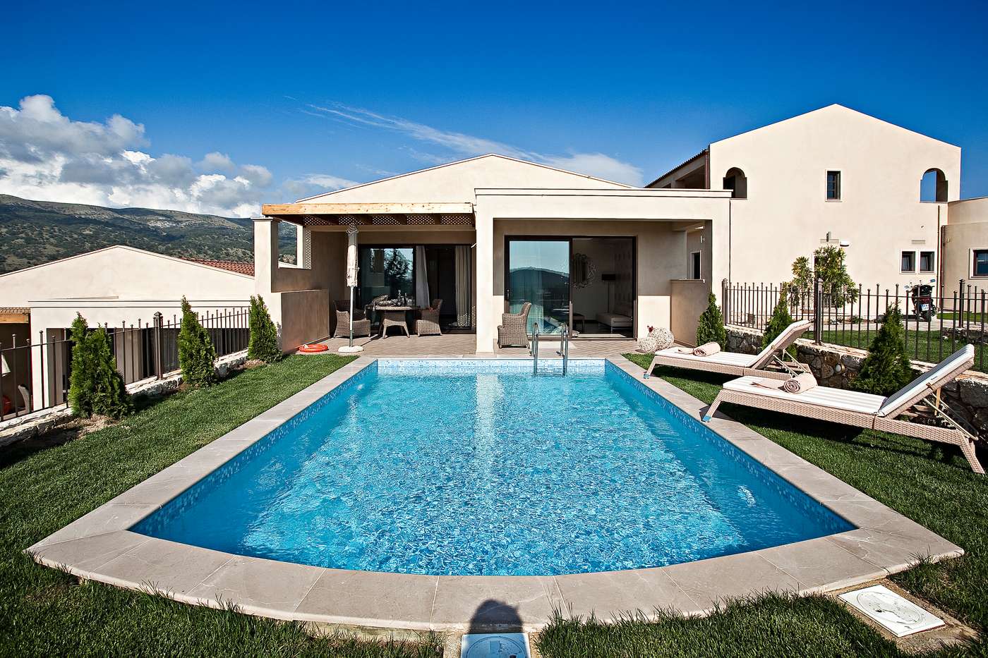 Sivota-Diamond-Room-1