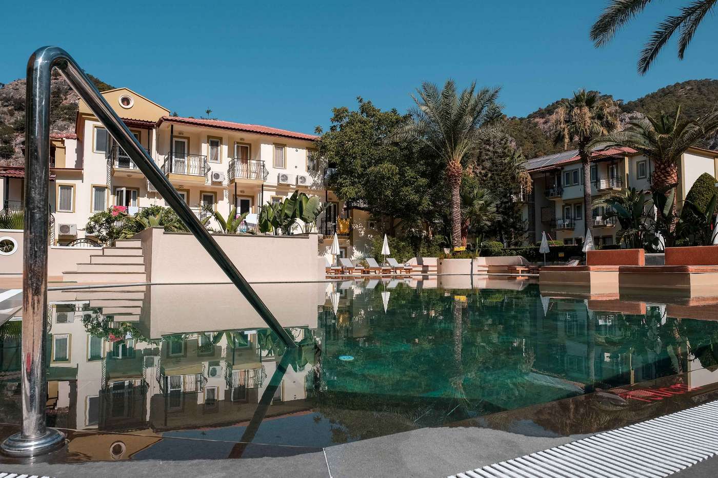 Hotel-Karbel-Sun-Pool-1