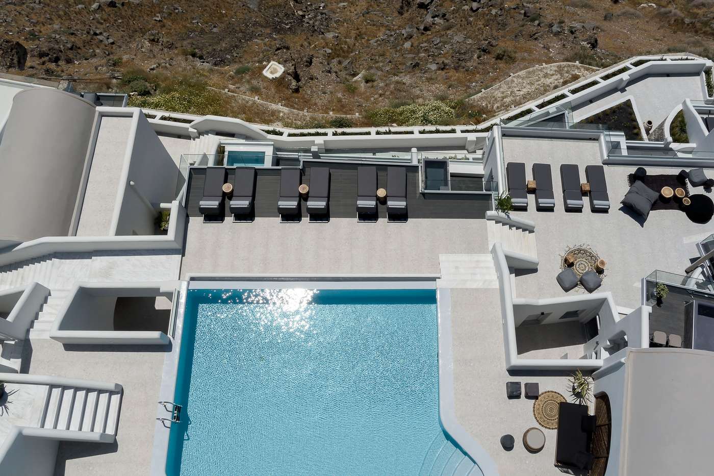 Hom-Santorini-Pool-1