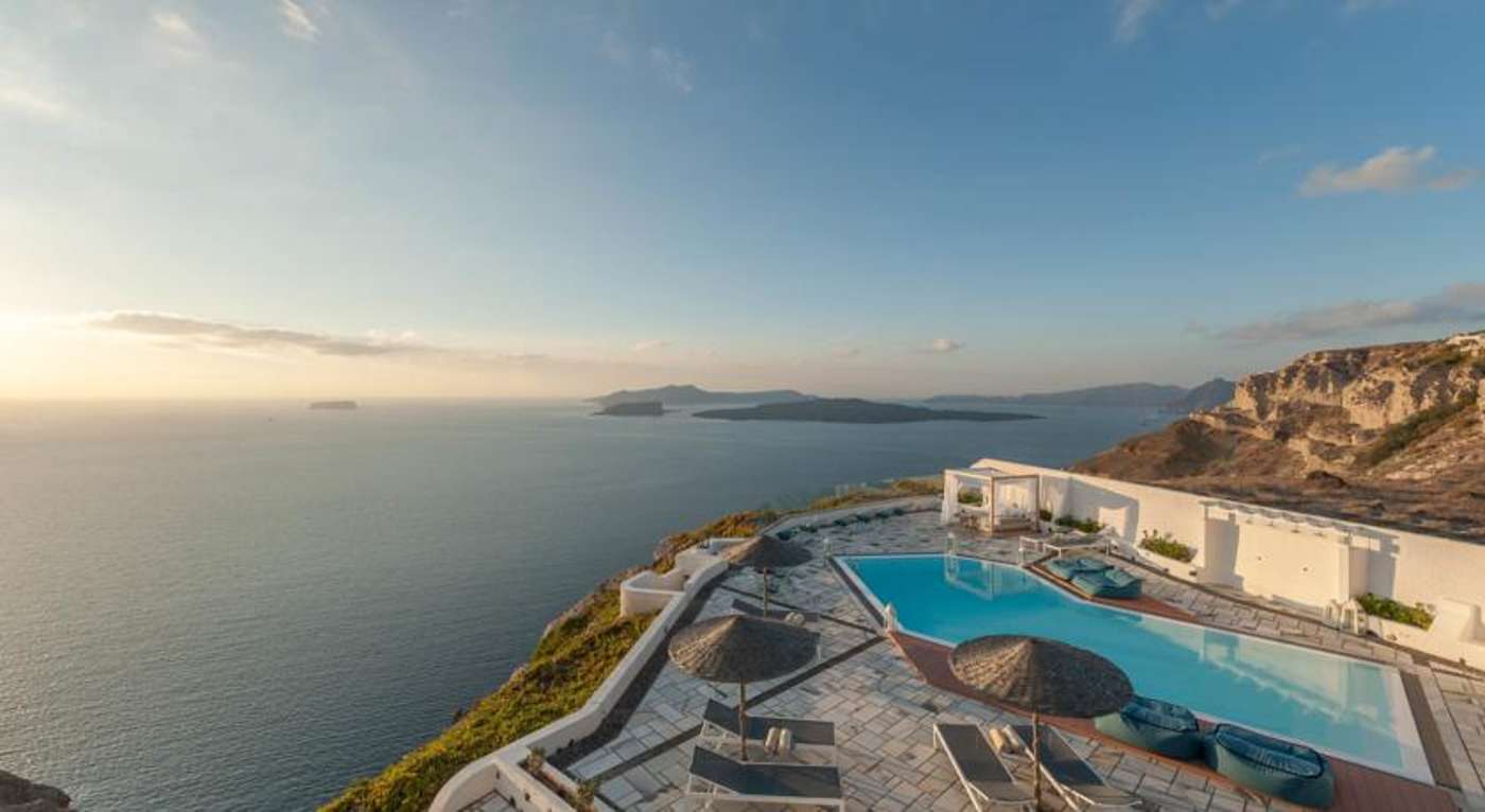 Calderas Dolphin Apartments Studios in Santorini, Greece
