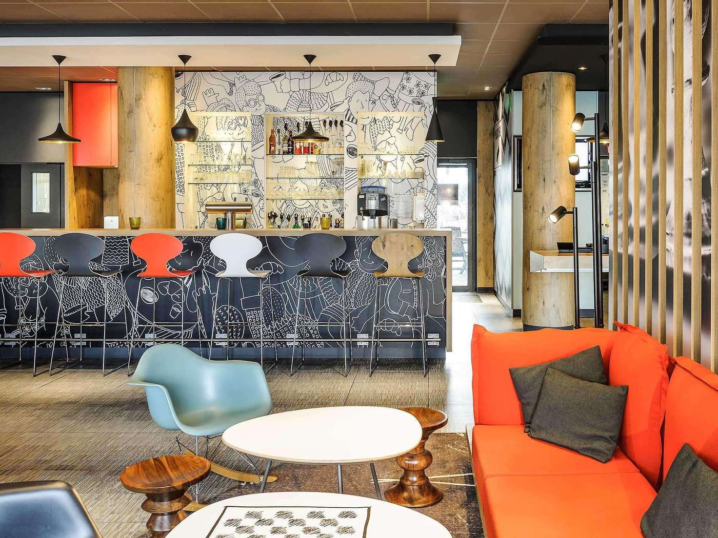 ibis-Milano-Ca-Granda-Bar-1