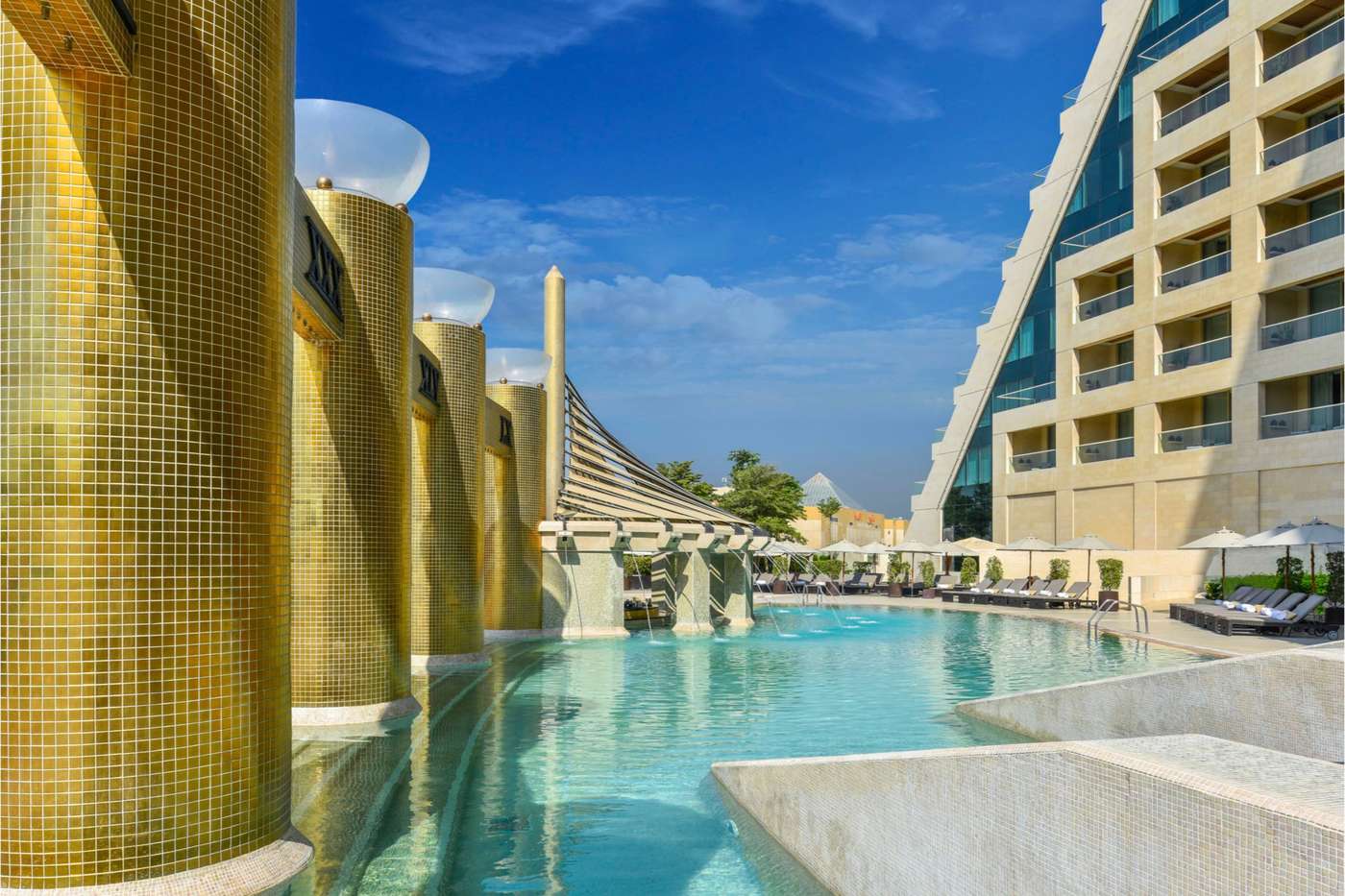 Raffles-Dubai-Hotel-Pool-1