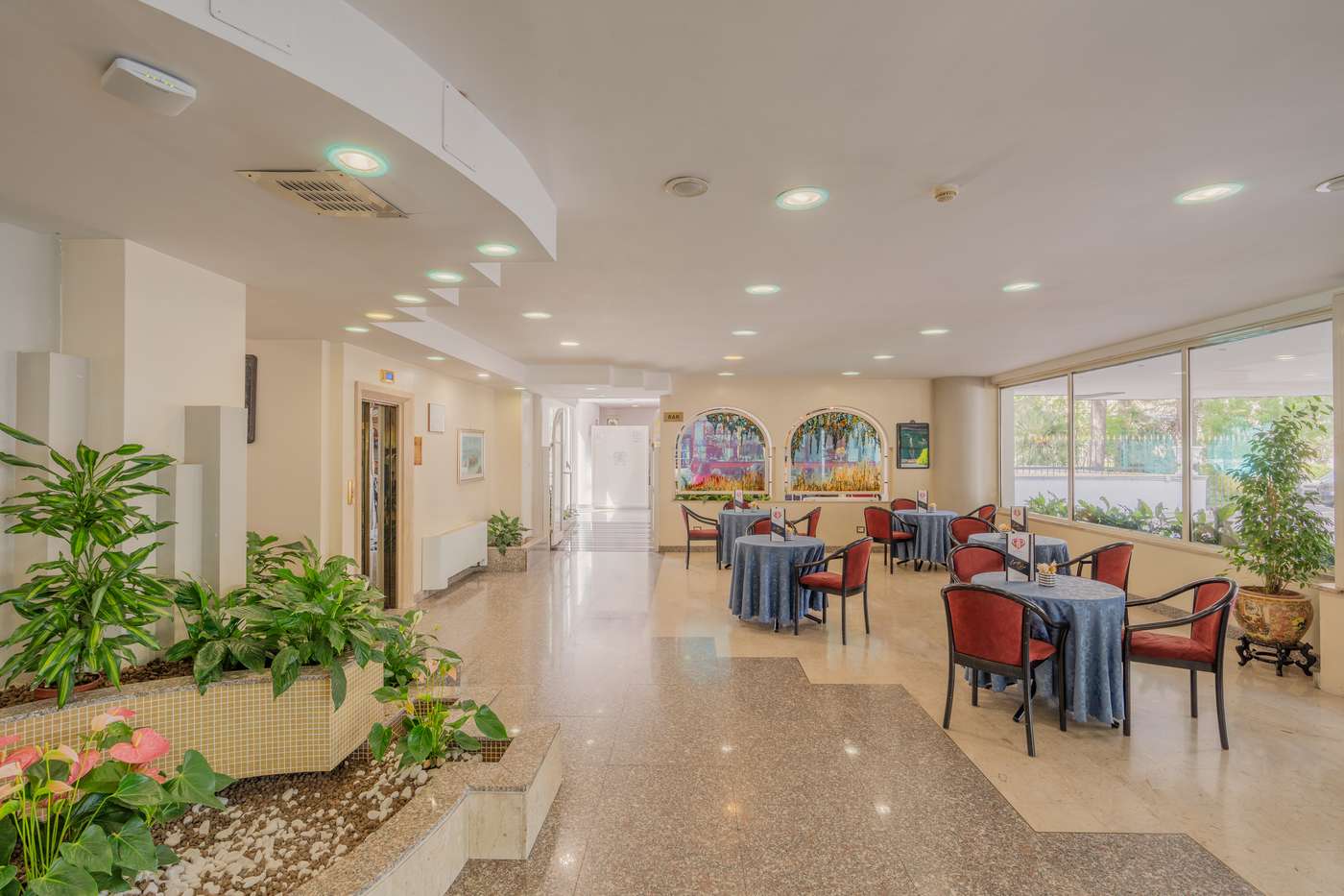 Pineta-Palace-Lobby-1