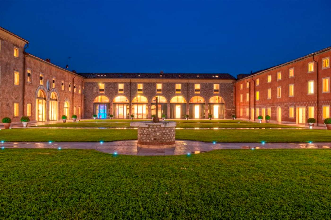 Veronesi La Torre - Italy - DOSSOBUONO DI VILLAFRANCA - General view - 0