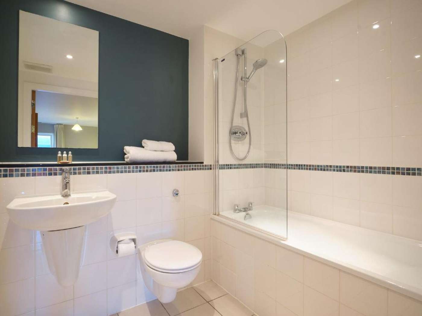 Marlin Apartments London Bridge - Empire Square - United Kingdom - LONDON - Room - 0