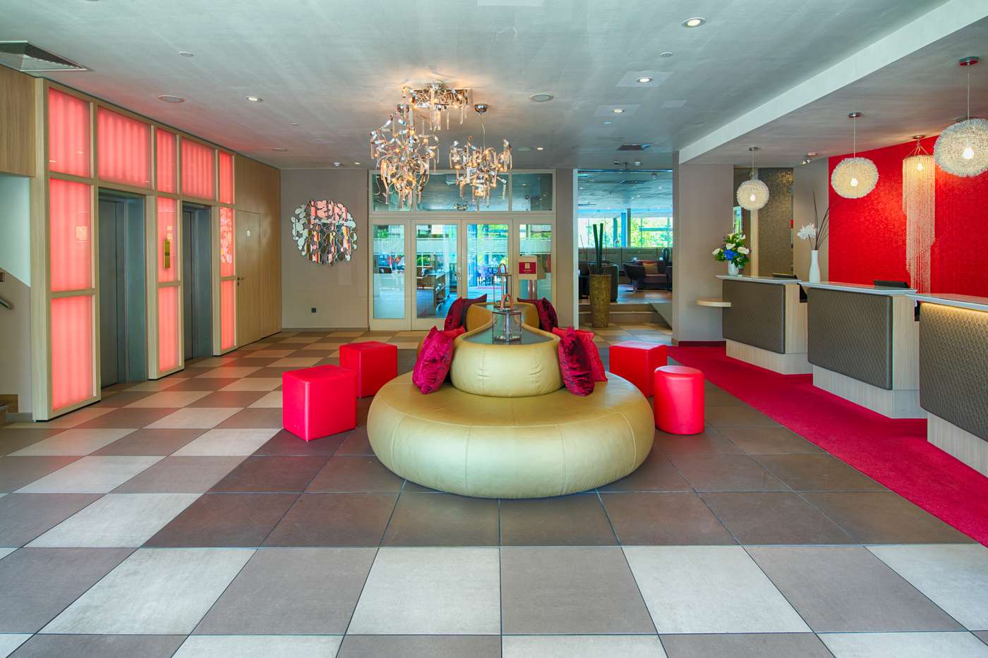 Leonardo-Royal-Hotel-Koeln-Am-Stadtwald-Lobby-1