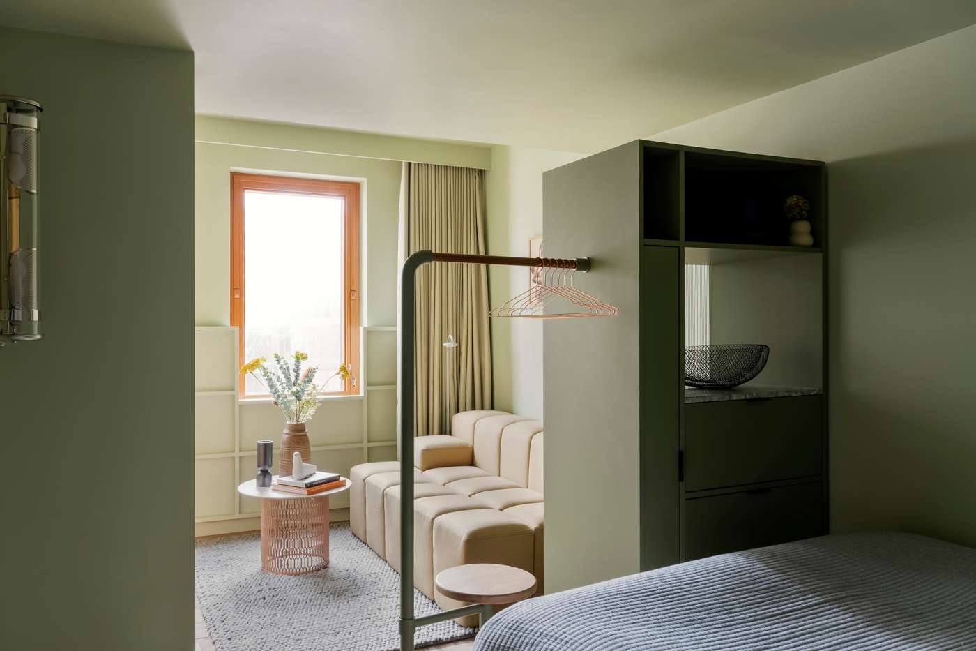 Locke at Broken Wharf, Millennium Bridge - United Kingdom - London - Room - 0