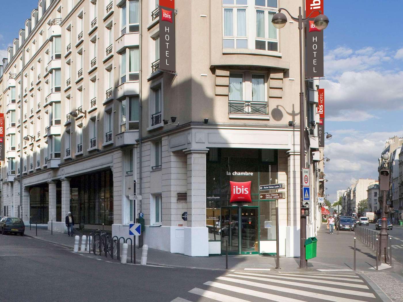 Ibis-Paris-Gare-du-Nord-Chateau-Landon-10th-Hotel-General-view-1