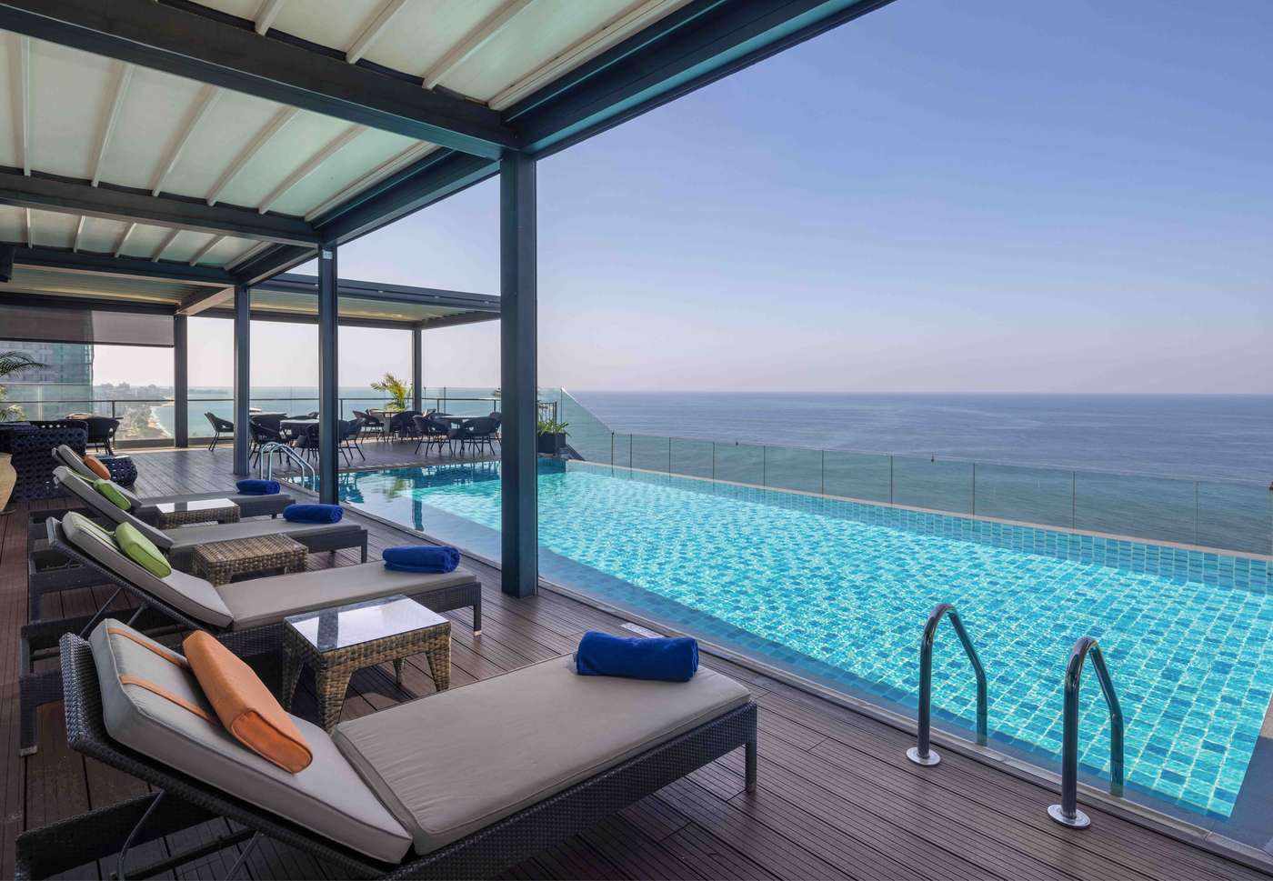 Radisson-Hotel-Colombo-General-view-1