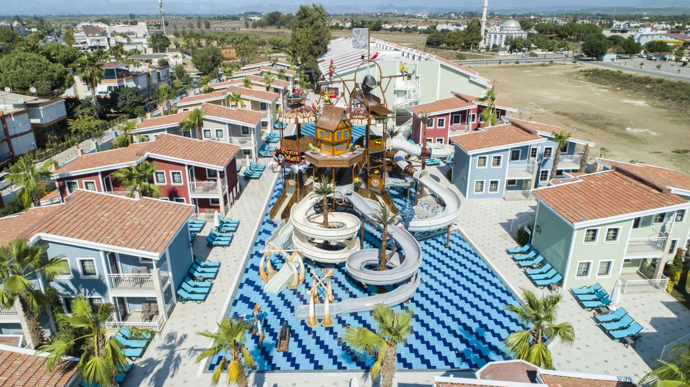 A Crystal World Of Colours hotel