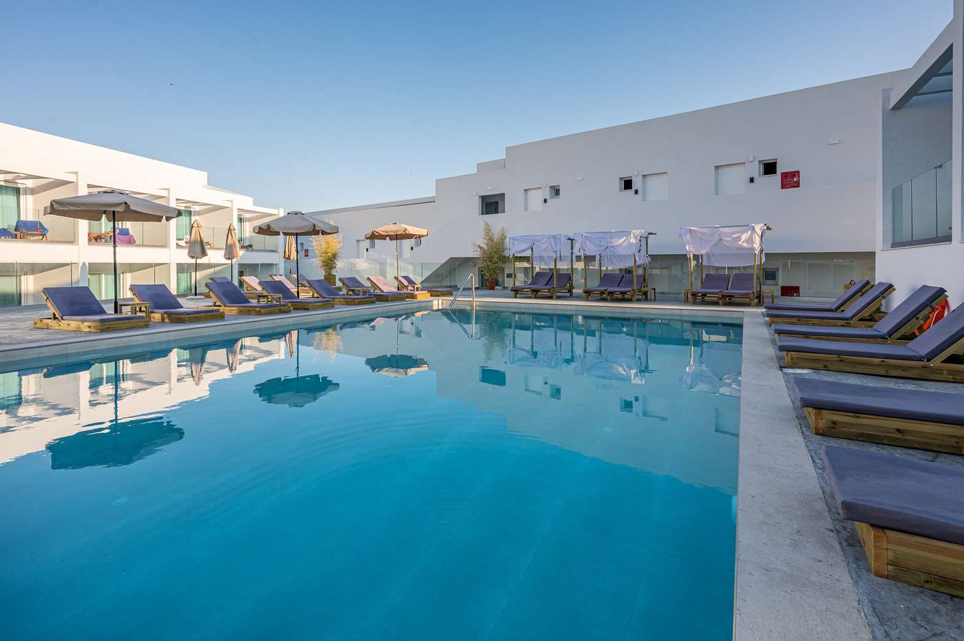 A Hotel Mirage Bleu hotel