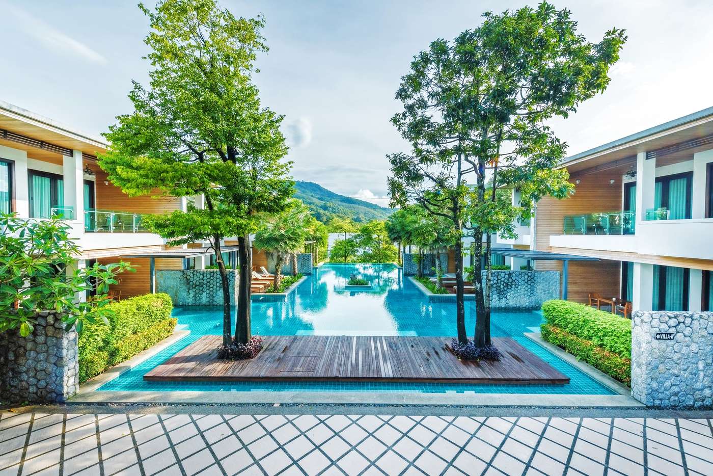 Wyndham-Sea-Pearl-Resort-Phuket-Pool-1