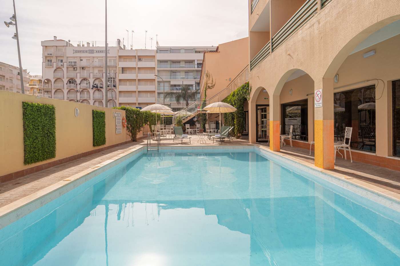 Casablanca-Unique-hotel-Pool-1