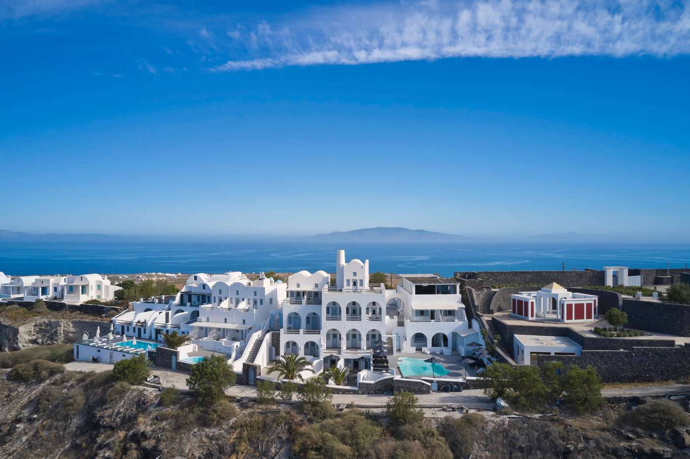 Mr-and-Mrs-White-Oia-Santorini-General-view-1