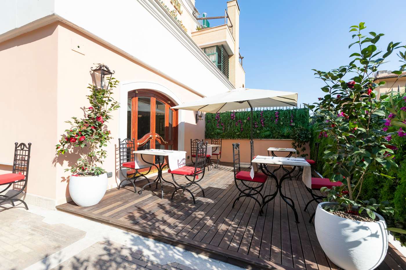 River-Chateau-Terrace-1