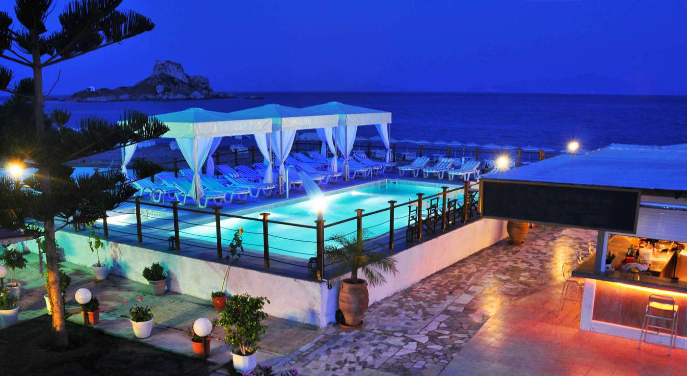 Sacallis-Inn-Beach-Hotel-Pool-1
