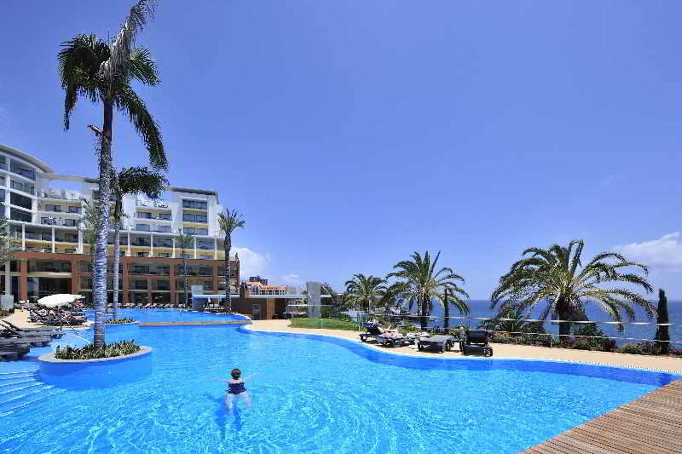 Pestana-Promenade-Pool-1