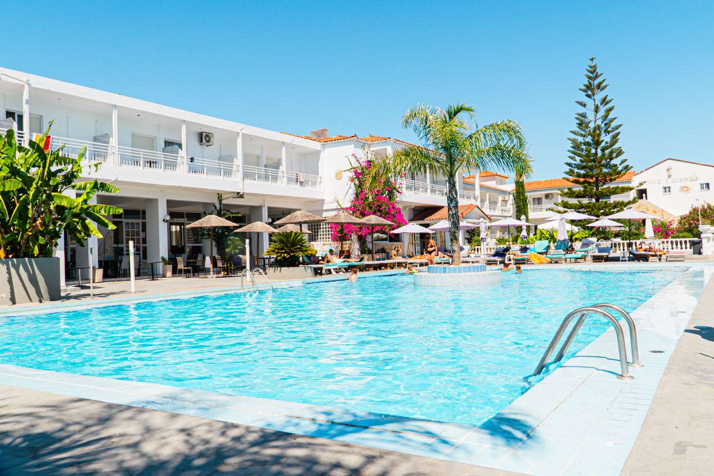 Ikaros-Pool-1