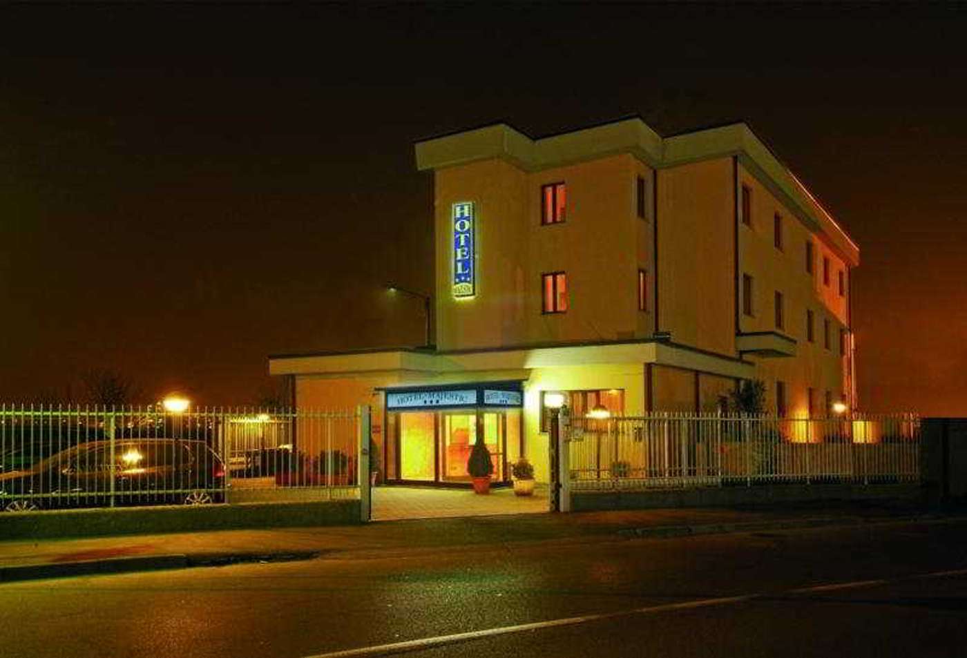 Hotel Majestic - Linate Airport - Italy - SAN GIULIANO MILANESE (MILAN) - General view - 0