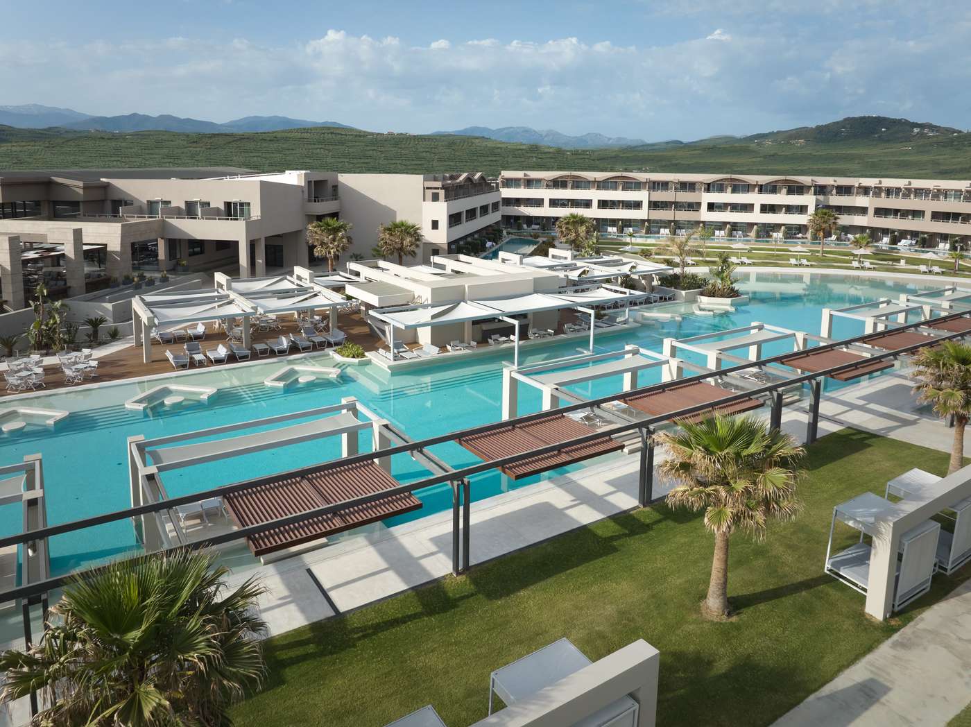 Euphoria-Resort-Bar-1