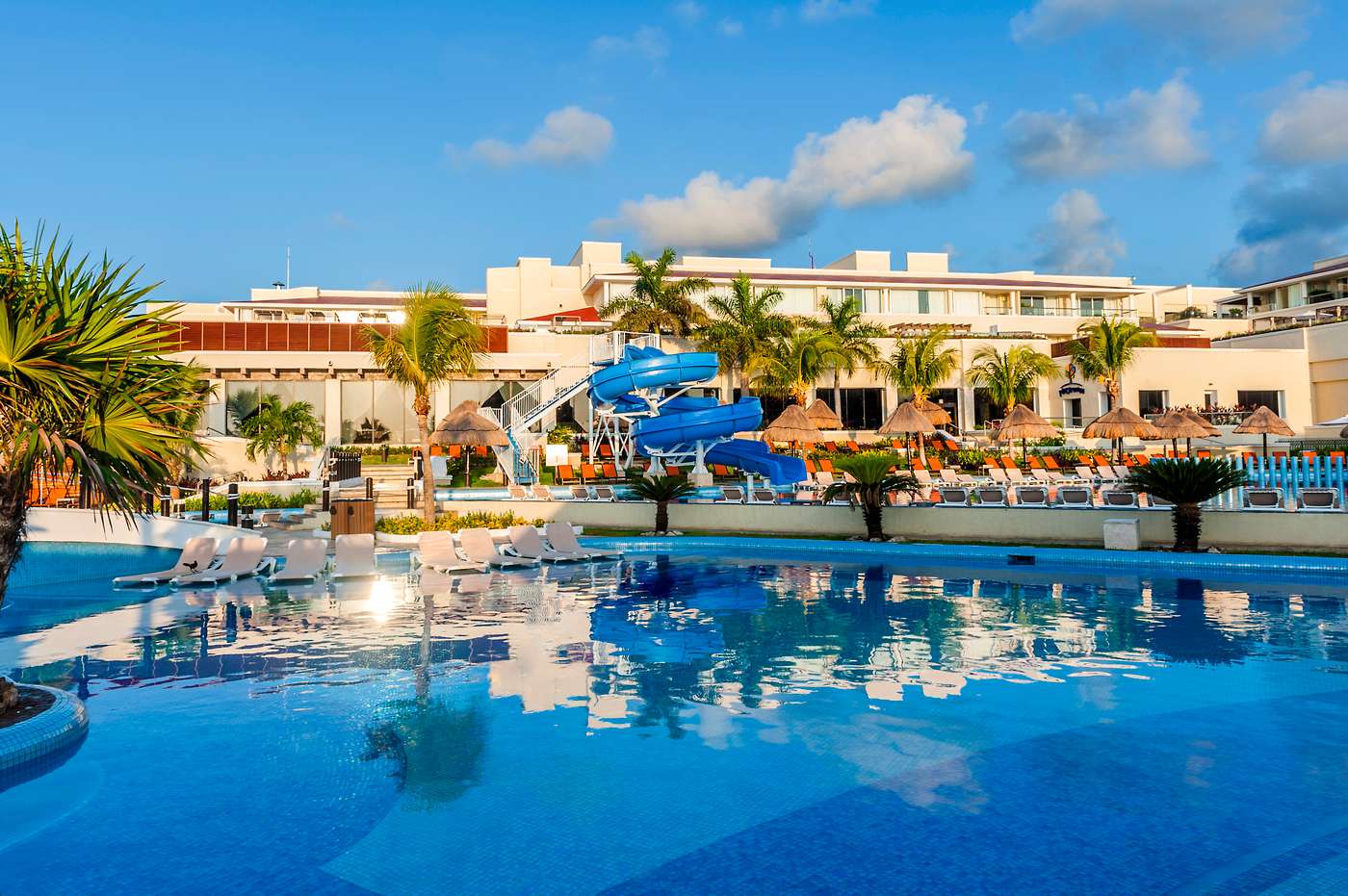 Moon-Palace-Pool-1