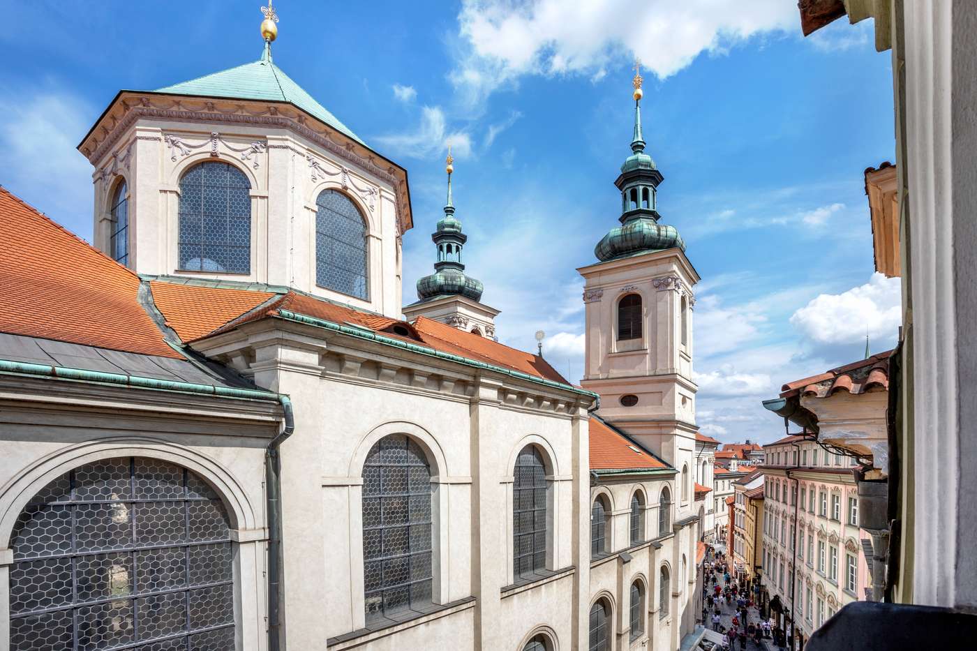 Hotel-U-Zlateho-Stromu-Prague-by-BHG-General-view-1