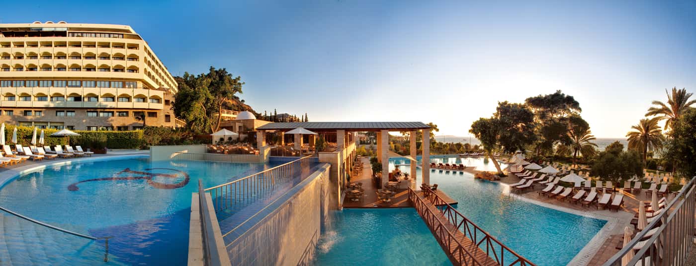 Amus-Hotel---Spa-Pool-1